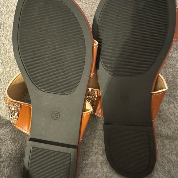 Gold sparkly sandals flats size 7.5 NWT - Picture 3 of 6